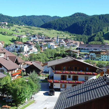 Ciasa Confolia Hotel Corvara In Badia Exterior foto